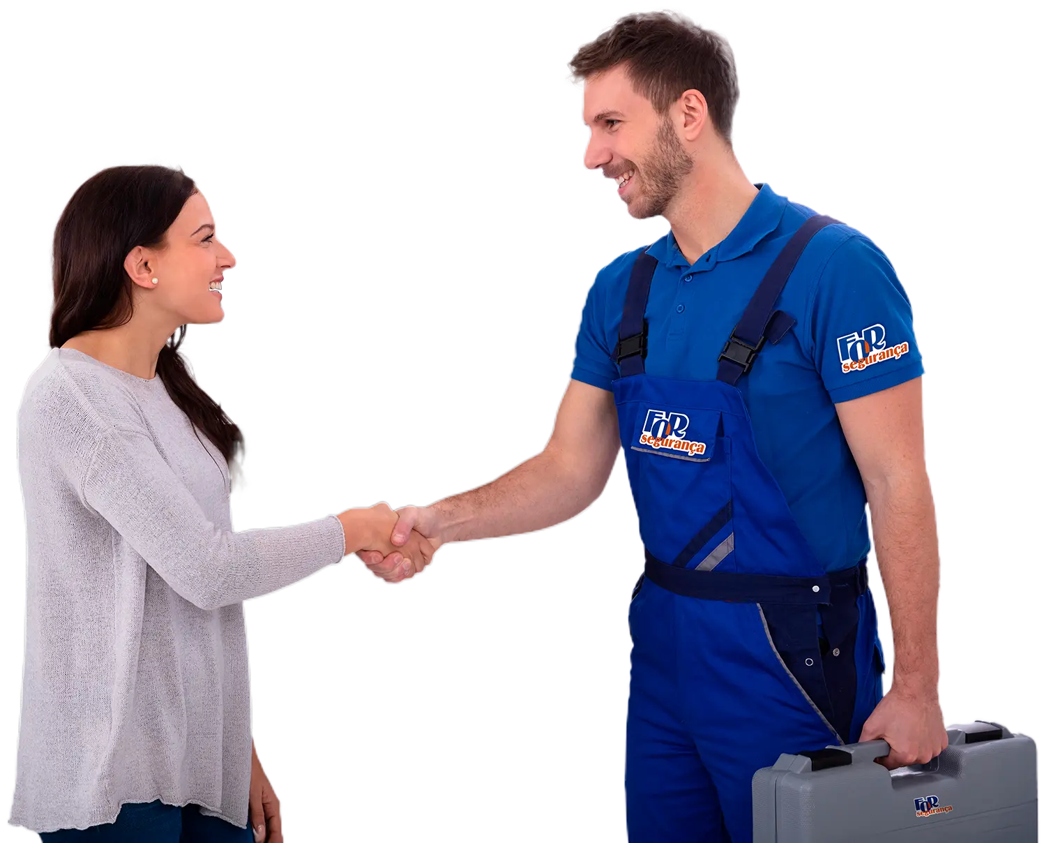 Técnica da FOR Segurança cumprimentando cliente após instalação de sistema de segurança